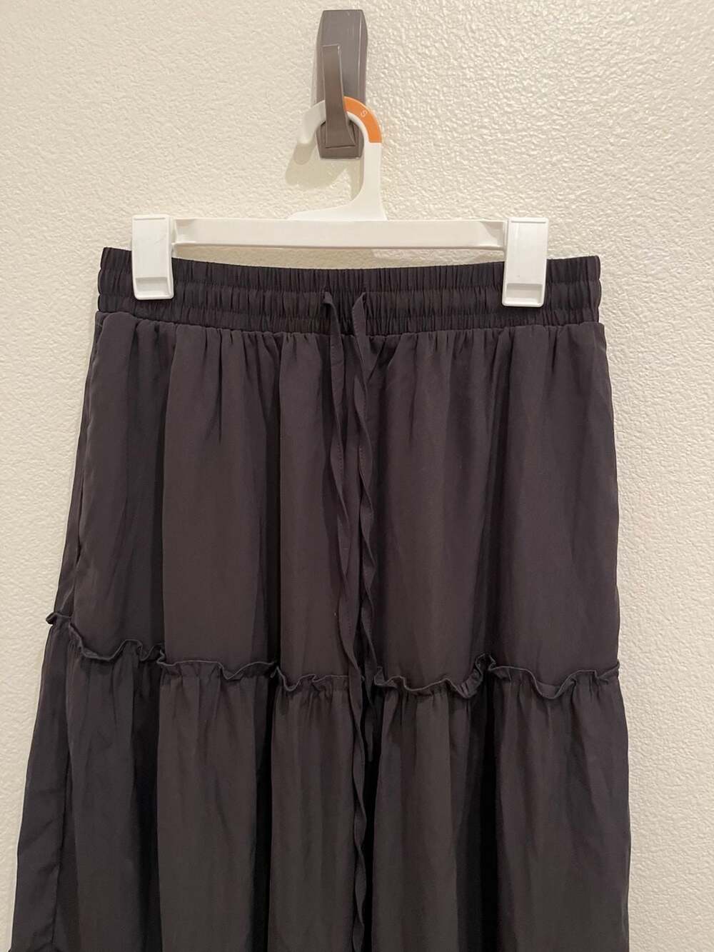 Black Tiered Maxi Skirt Women’s Size Medium Boho Stretch Waist Lined - Picture 5 of 7